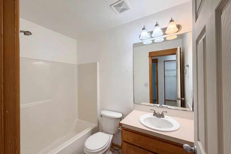 Photo 6 of 20 of 3344 Oakcrest Dr, Forest Grove, OR