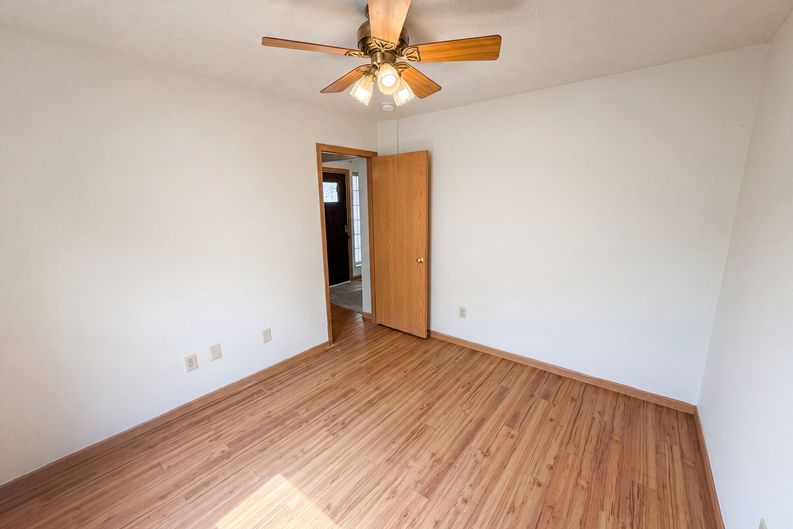 Photo 11 of 25 of 3600 Bluff Gap Dr, Grove City, OH
