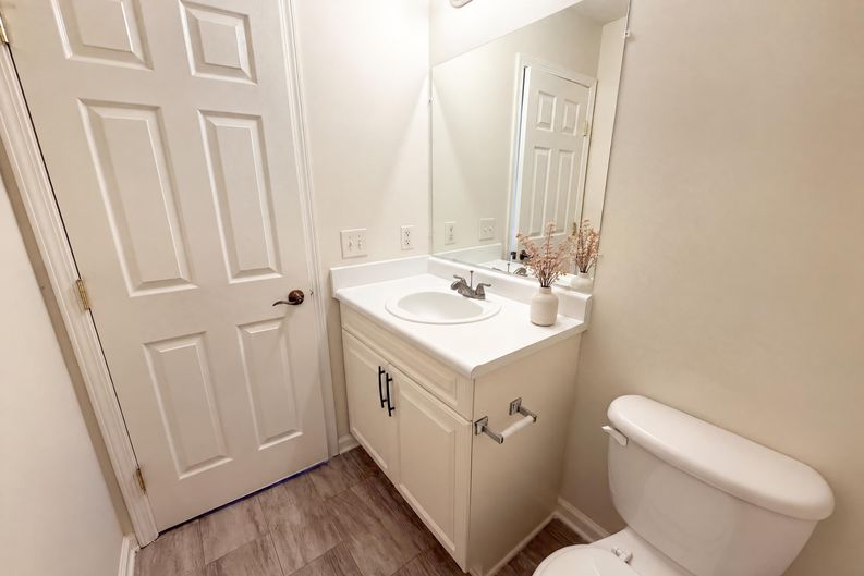 Photo 16 of 21 of 6140 Steve Scarlett Pl, La Vergne, TN