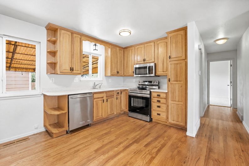 Photo 6 of 20 of 2826 Jon St, Colorado Springs, CO