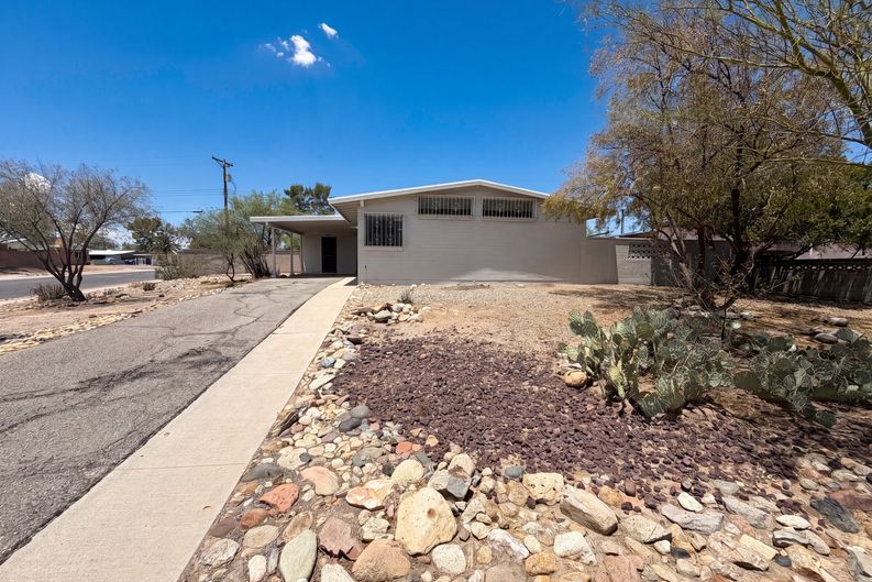 Photo 19 of 21 of 2901 N Cloverland Ave, Tucson, AZ