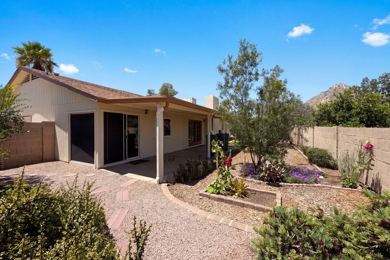 Photo 5 of 24 of 2346 E Mescal St, Phoenix, AZ