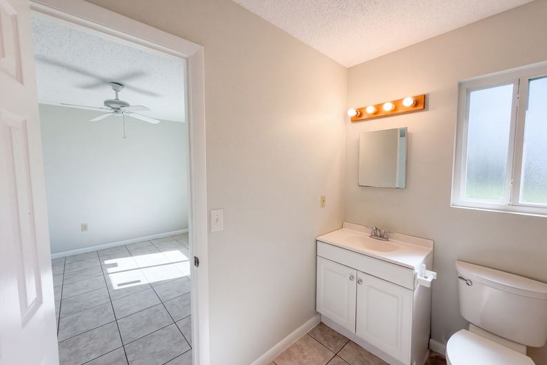 Photo 13 of 17 of 8801 SE 89th St, Ocala, FL