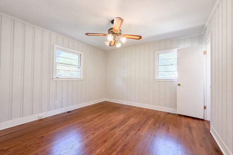 Photo 4 of 15 of 3811 Woodside Rd, Garner, NC