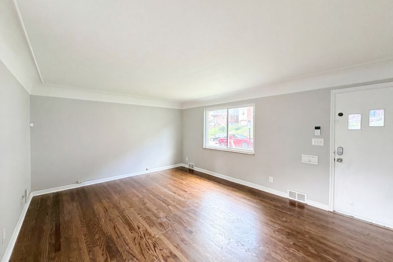 Photo 3 of 25 of 577 Lowell Ave, Cincinnati, OH