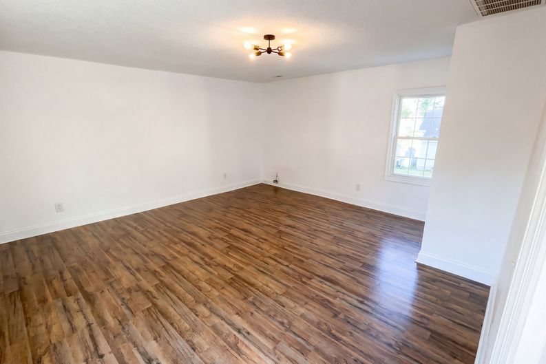 Photo 9 of 18 of 410 Madison St, Roanoke Rapids, NC