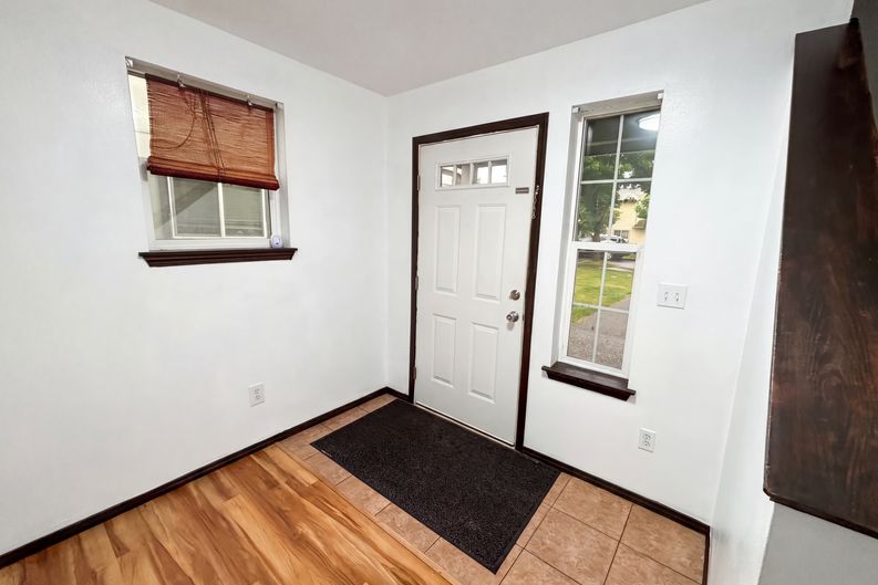 Photo 6 of 37 of 4919 106th St NE, Marysville, WA