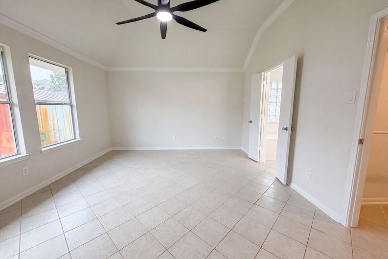 Photo 15 of 21 of 2127 Hannover Way, Spring, TX