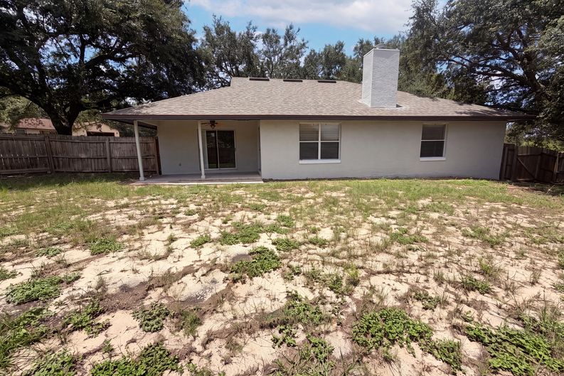 Photo 5 of 29 of 17802 Jefferson St, Oakland, FL