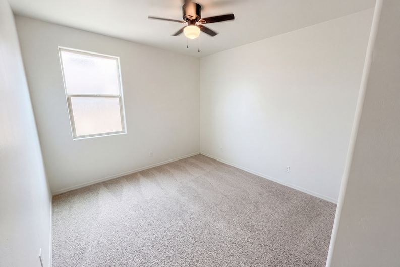 Photo 4 of 46 of 15237 W Sherman St, Goodyear, AZ