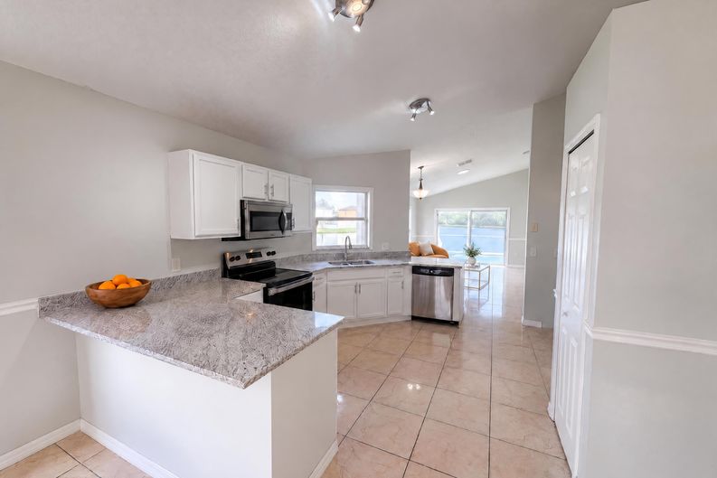 Photo 14 of 38 of 225 Southbridge Cir, Kissimmee, FL