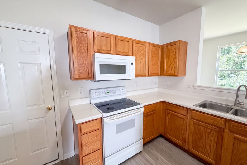 Photo 8 of 35 of 4735 Nijinsky Ct, Charlotte, NC