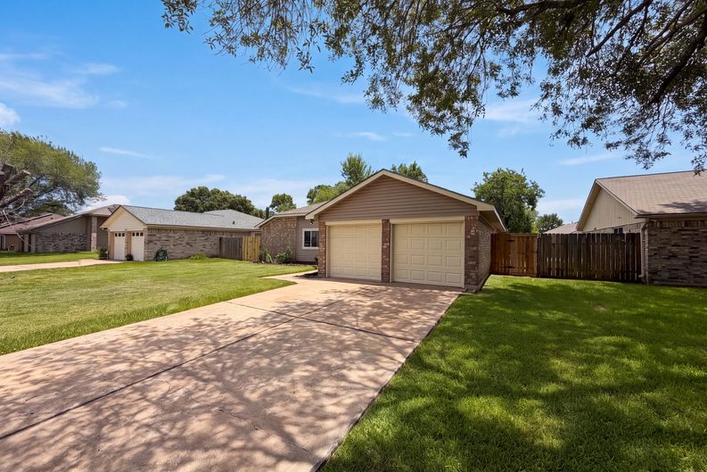 Photo 19 of 20 of 318 Floravista Dr, Webster, TX