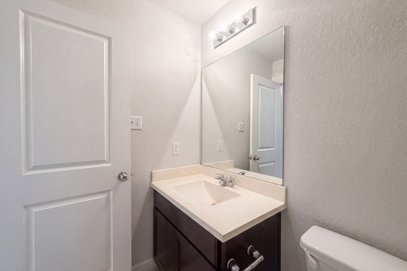 Photo 17 of 21 of 5909 Urbano Bnd, Round Rock, TX