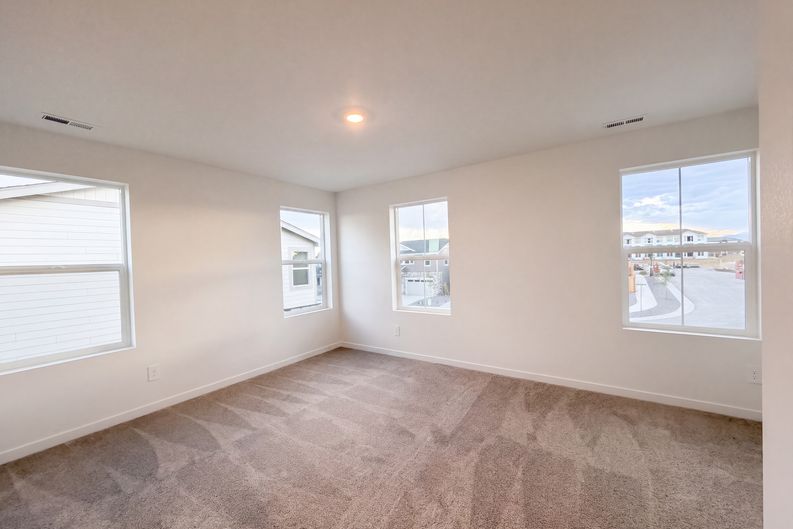 Photo 4 of 20 of 139 Mia Ln, Johnstown, CO