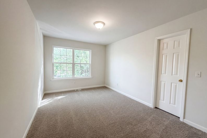 Photo 14 of 33 of 403 Heath Pl, Smyrna, TN
