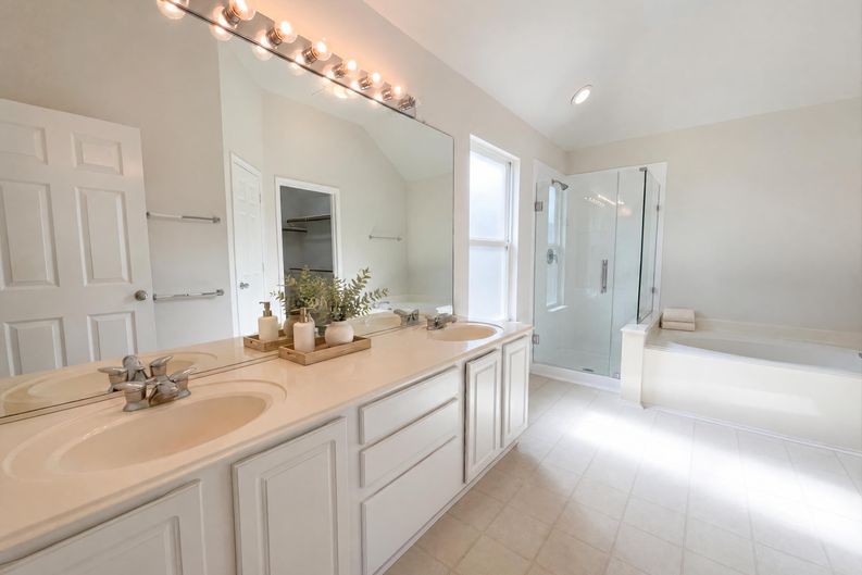 Photo 20 of 22 of 11919 Leaf Oak Dr, Houston, TX
