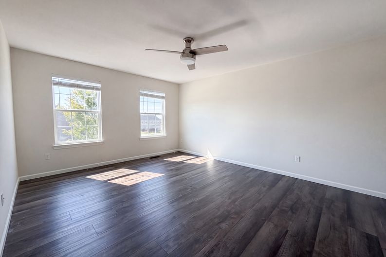 Photo 10 of 28 of 5945 Hawkins Ridge Ct, Saint Louis, MO