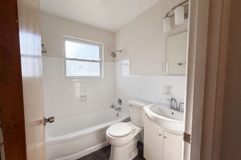 Photo 10 of 18 of 1136 Burch Ln, Saint Louis, MO