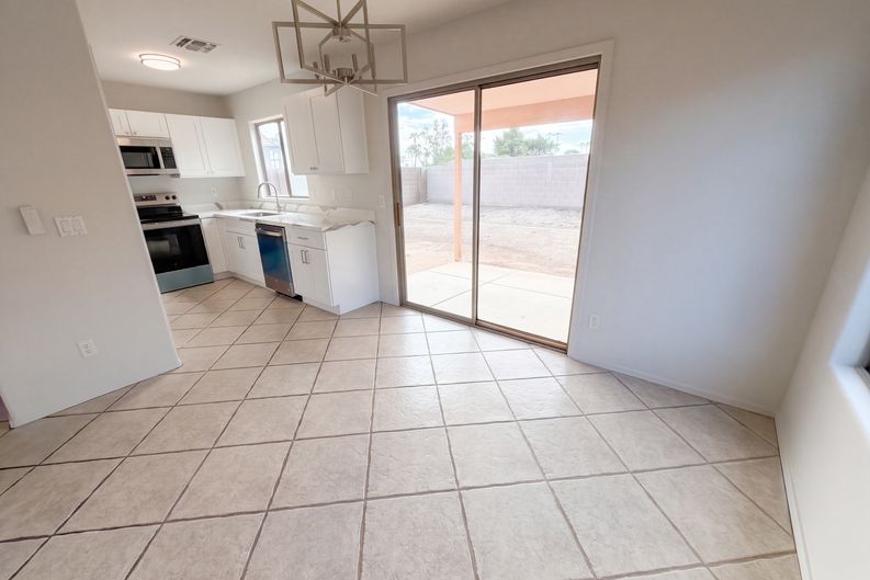 Photo 7 of 16 of 14099 W Two Guns Trl, Surprise, AZ