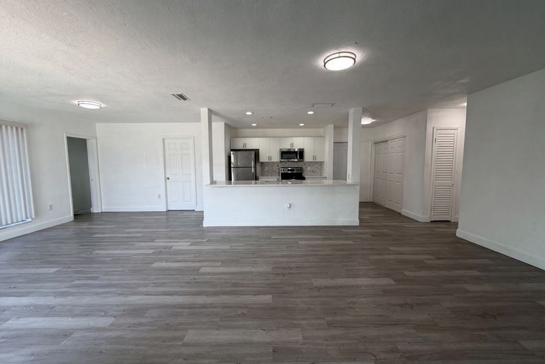 Photo 8 of 26 of 21530 Glendale Ave, Port Charlotte, FL