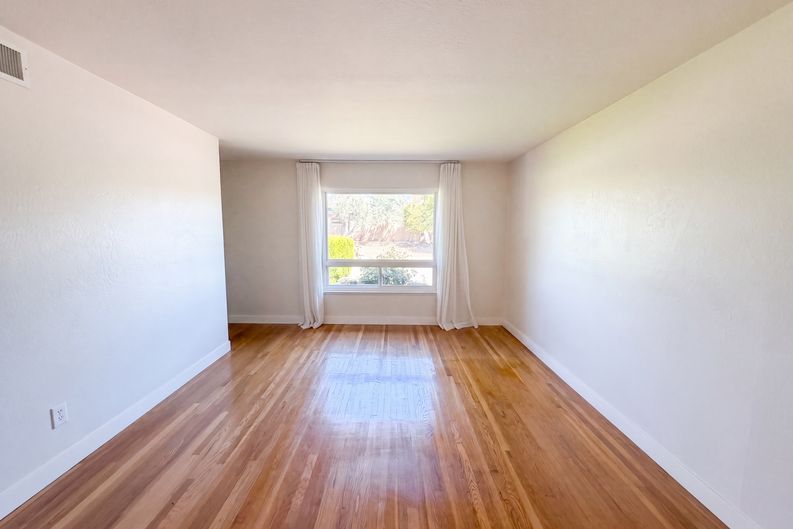 Photo 14 of 27 of 9630 Beachwood Dr, Orangevale, CA