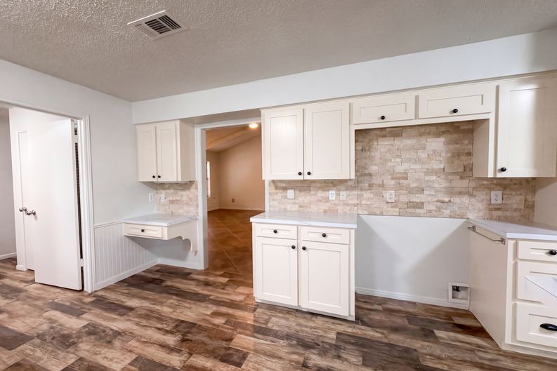 Photo 29 of 47 of 4042 Greenbriar Dr, Missouri City, TX