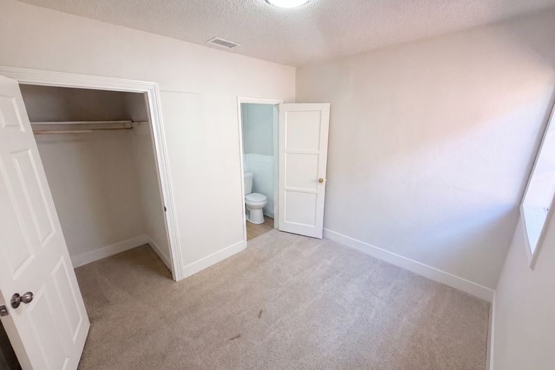 Photo 13 of 27 of 15343 Pimenta Ave, Paramount, CA