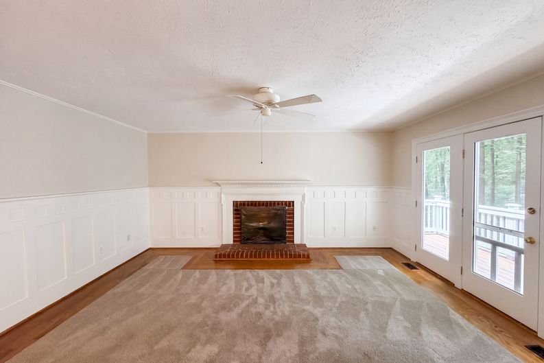 Photo 8 of 27 of 11301 Willowdale Dr, Germantown, MD
