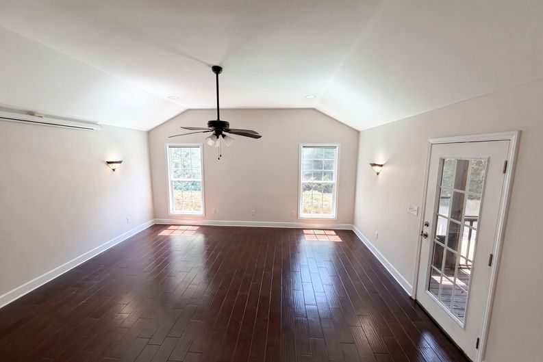 Photo 11 of 23 of 4903 Homeplace Dr, Apex, NC