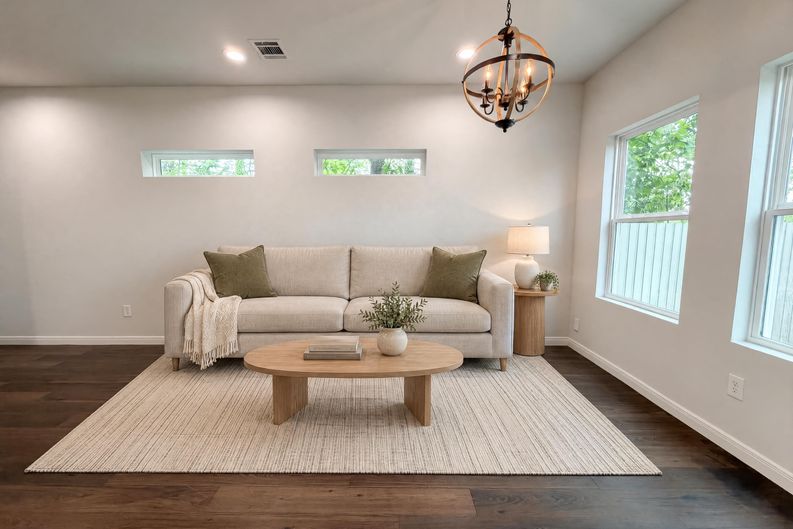 Photo 3 of 17 of 18803 Luminescent Ln, Spring, TX