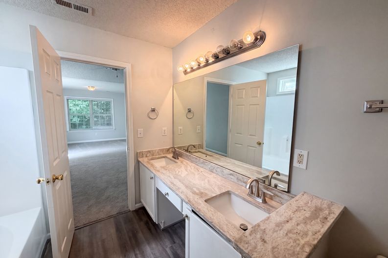 Photo 8 of 16 of 4536 Drewbridge Way, Raleigh, NC
