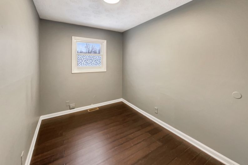 Photo 13 of 17 of 4055 N Grand Ave, Indianapolis, IN