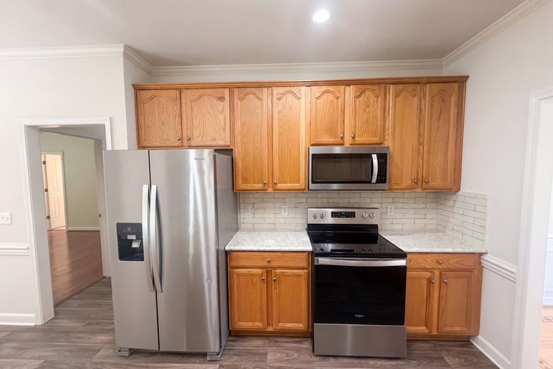 Photo 7 of 33 of 6120 Tennyson Dr, Kernersville, NC