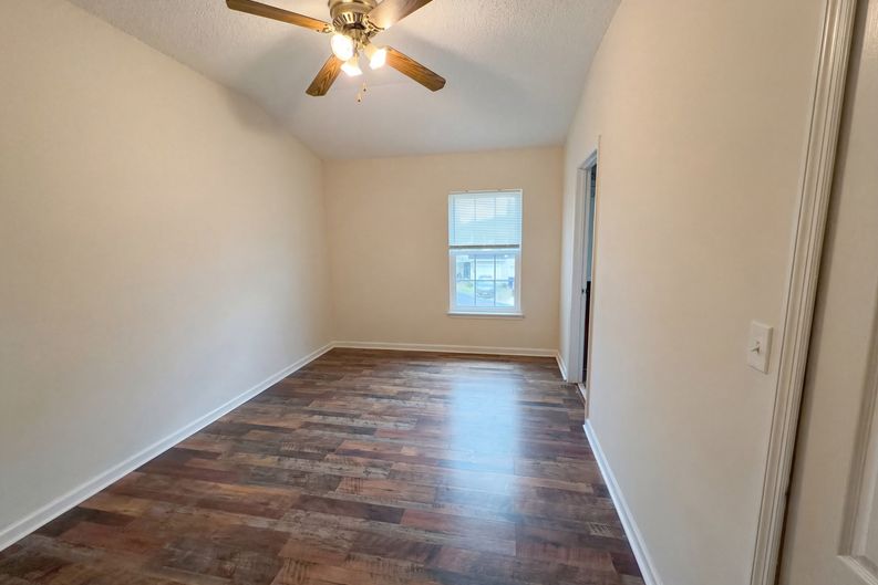 Photo 13 of 17 of 1539 Biscayne Bay Dr, Jacksonville, FL