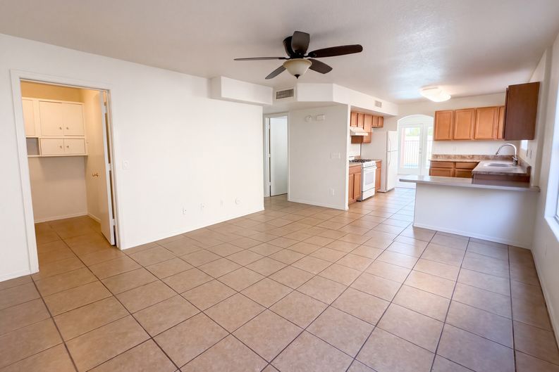 Photo 9 of 30 of 7436 W Sanna St, Peoria, AZ