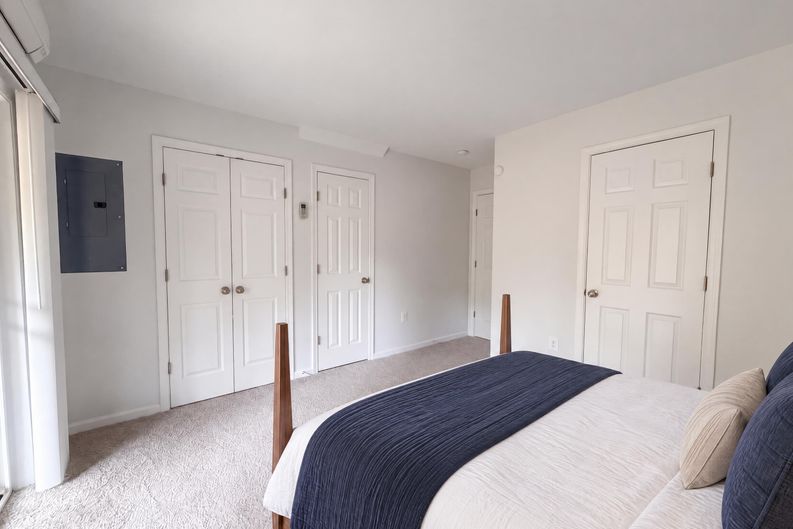 Photo 18 of 25 of 15613 John Diskin Cir, Woodbridge, VA