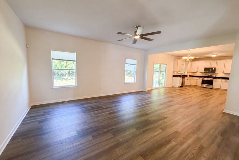 Photo 3 of 28 of 5945 Hawkins Ridge Ct, Saint Louis, MO