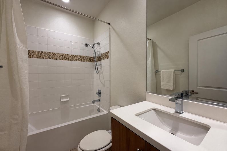 Photo 19 of 37 of 627 E Orange Blossom Way, Azusa, CA