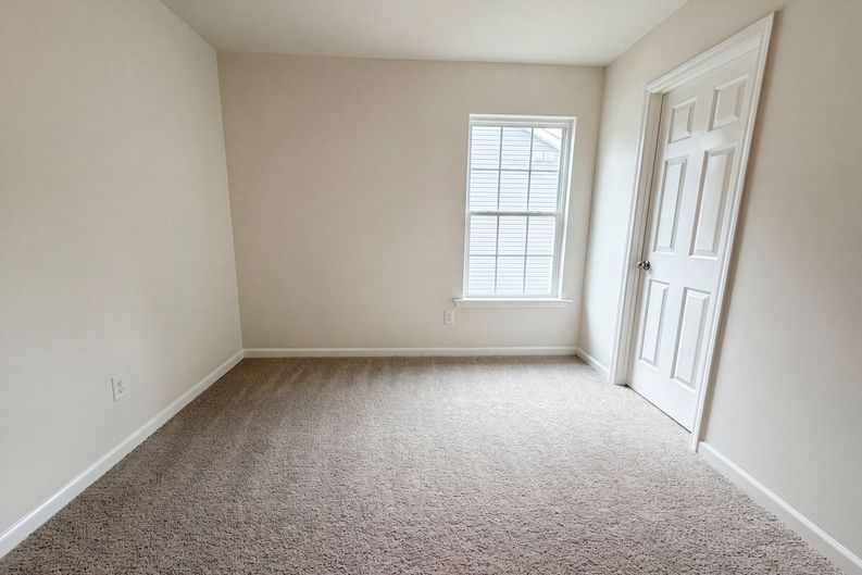 Photo 15 of 26 of 5503 Hardie Farm Dr, Greensboro, NC