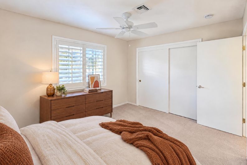 Photo 14 of 17 of 2517 Palmridge Dr, Las Vegas, NV