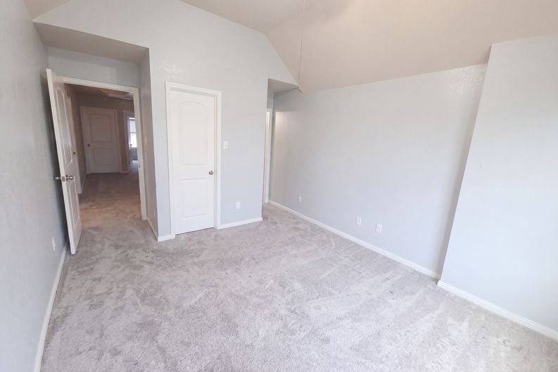 Photo 14 of 39 of 3001 Gilchrist Dr, Lorena, TX