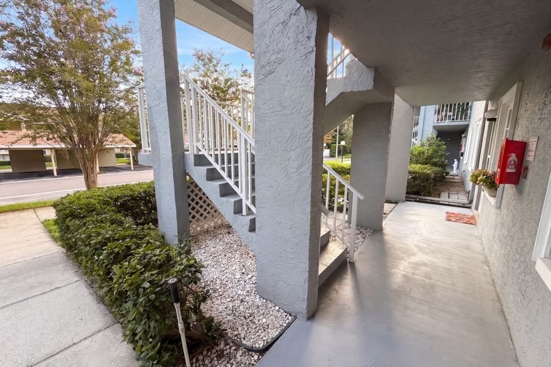 Photo 32 of 37 of 1465 Millstream Ln, Dunedin, FL