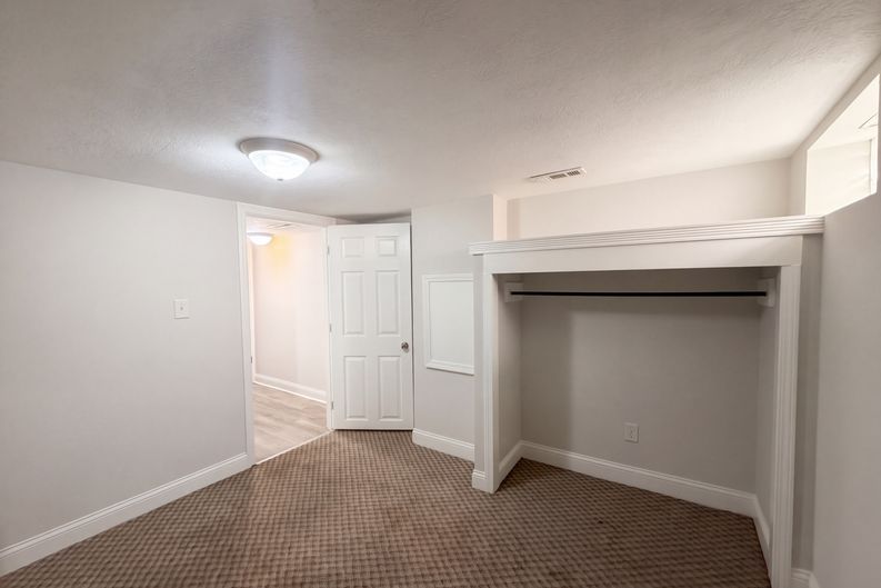 Photo 23 of 40 of 2790 Azelda St, Columbus, OH
