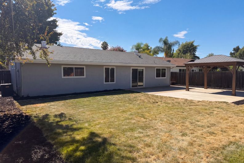 Photo 9 of 37 of 10539 Georgetown Dr, Rancho Cordova, CA