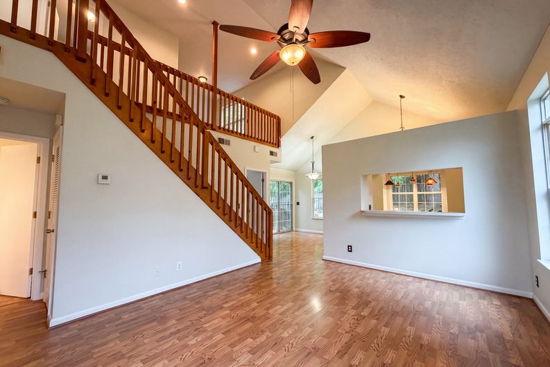 Photo 6 of 18 of 4046 Farmingham Woods Dr, Hermitage, TN