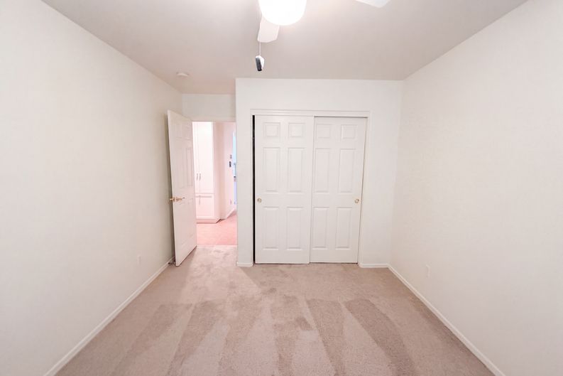 Photo 11 of 27 of 7925 W Harmony Ln, Peoria, AZ