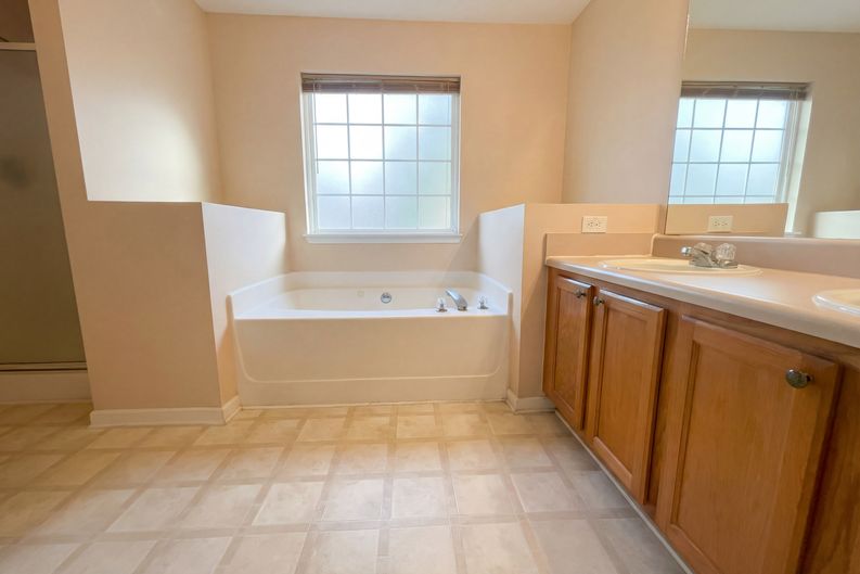 Photo 11 of 24 of 3062 Crest Ridge Cir SW, Marietta, GA