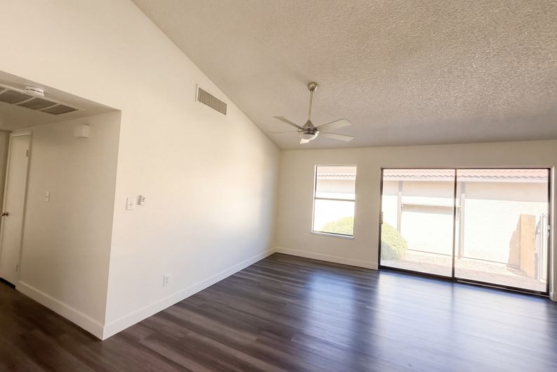 Photo 10 of 25 of 3924 Applecrest St, Las Vegas, NV
