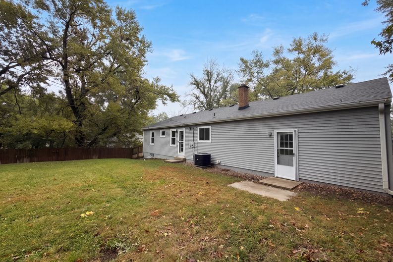 Photo 16 of 22 of 11214 E 48th St, Kansas City, MO